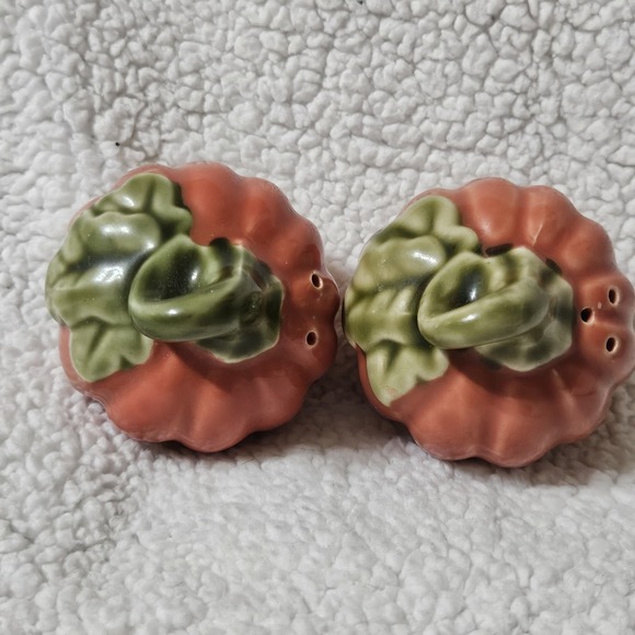 PUMPKIN Salt and Pepper Shakers Orange Green Leaf Fall Autumn Thanksgiving - Picture 5 of 7